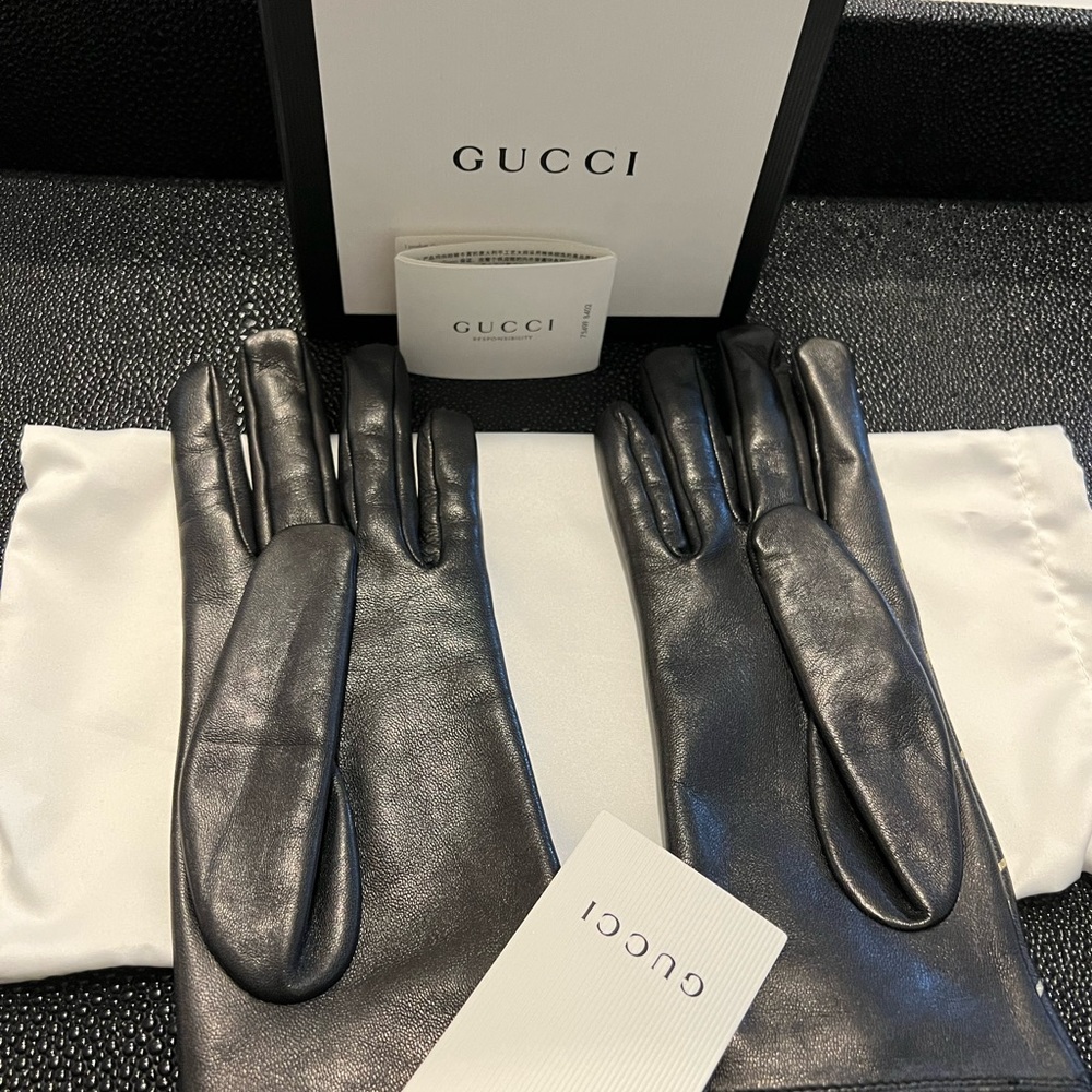GUCCI GG Leather Gloves | Black and Gold - Picture 4 of 7